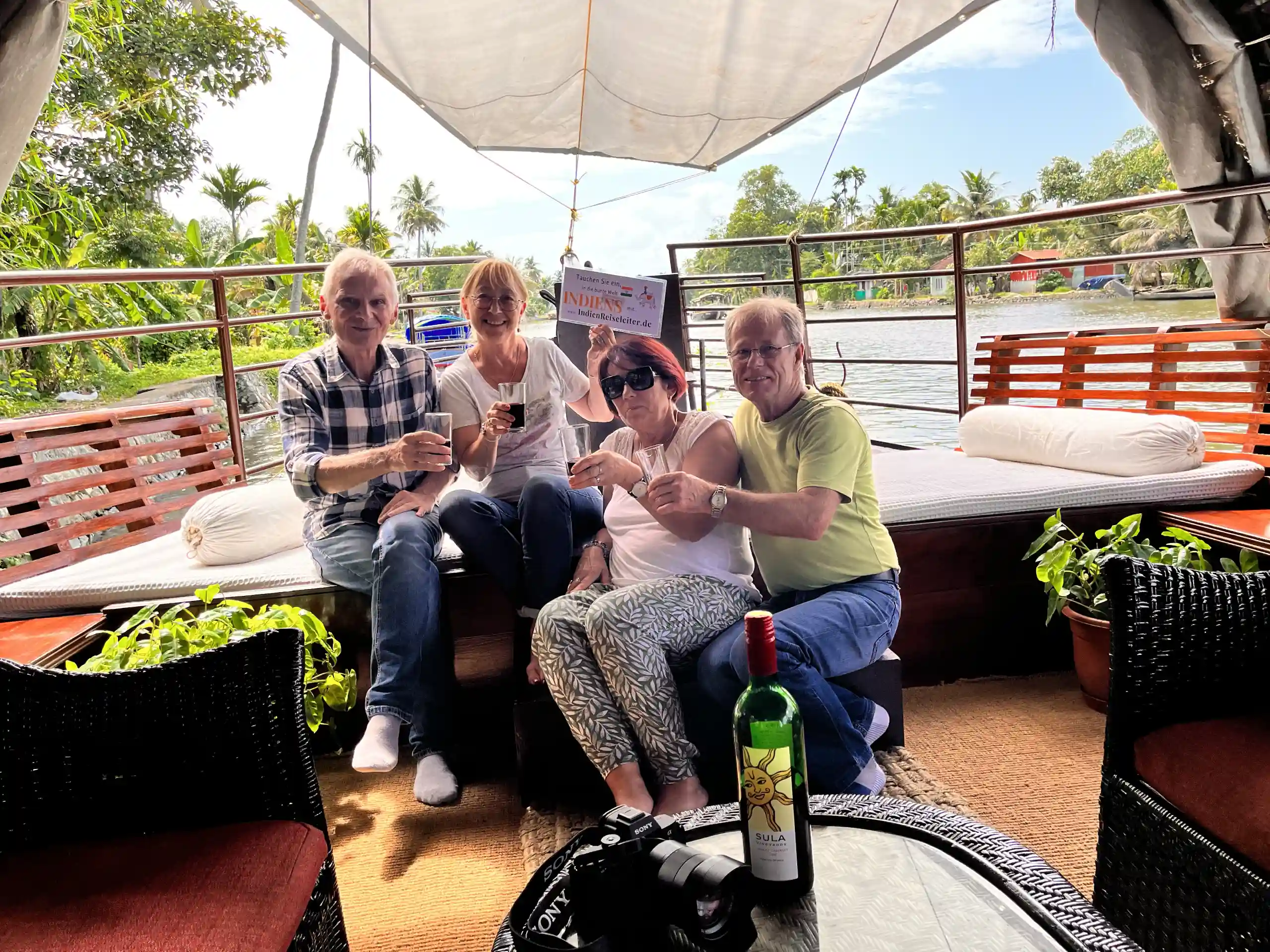 INDIEN REISELEITER Tours & Tra