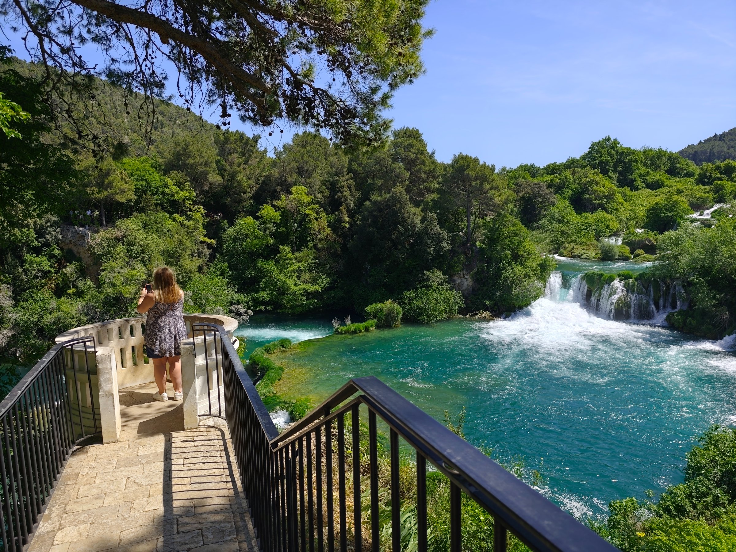 E travel tourist agency