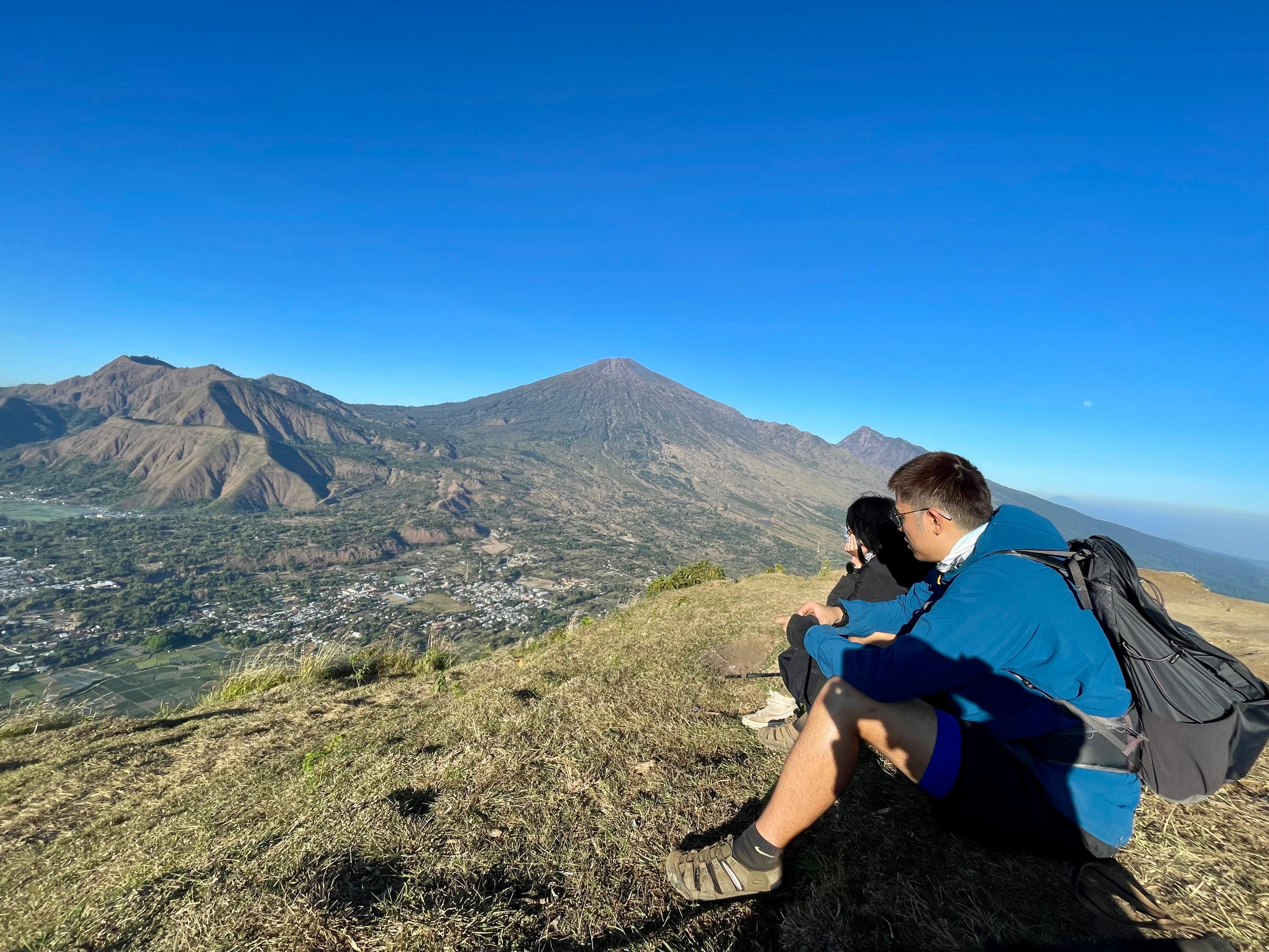 MOUNT RINJANI VOLACNO TREK