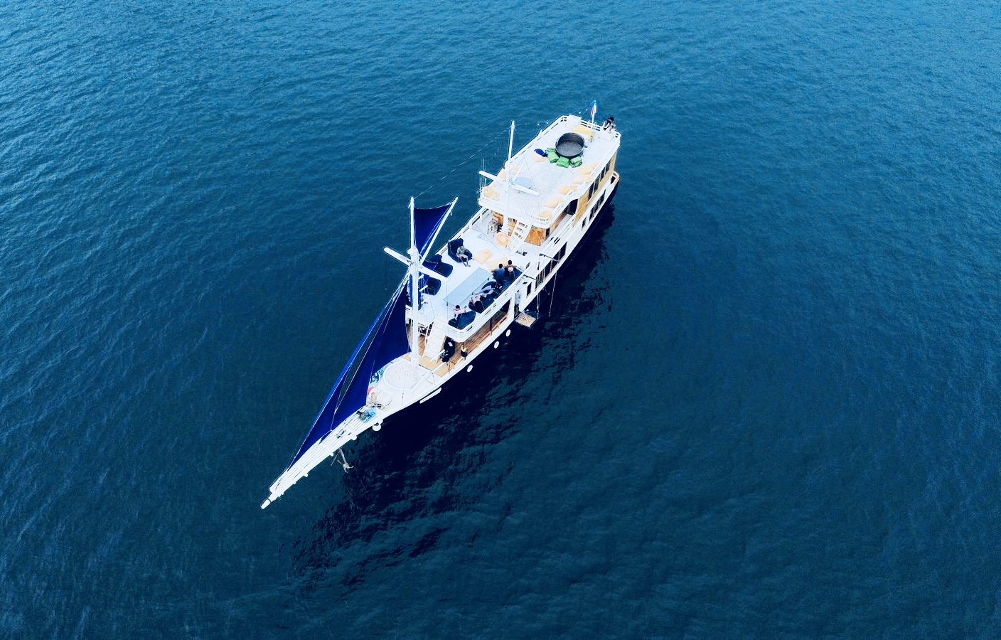 EXPLORE KOMODO ISLAND