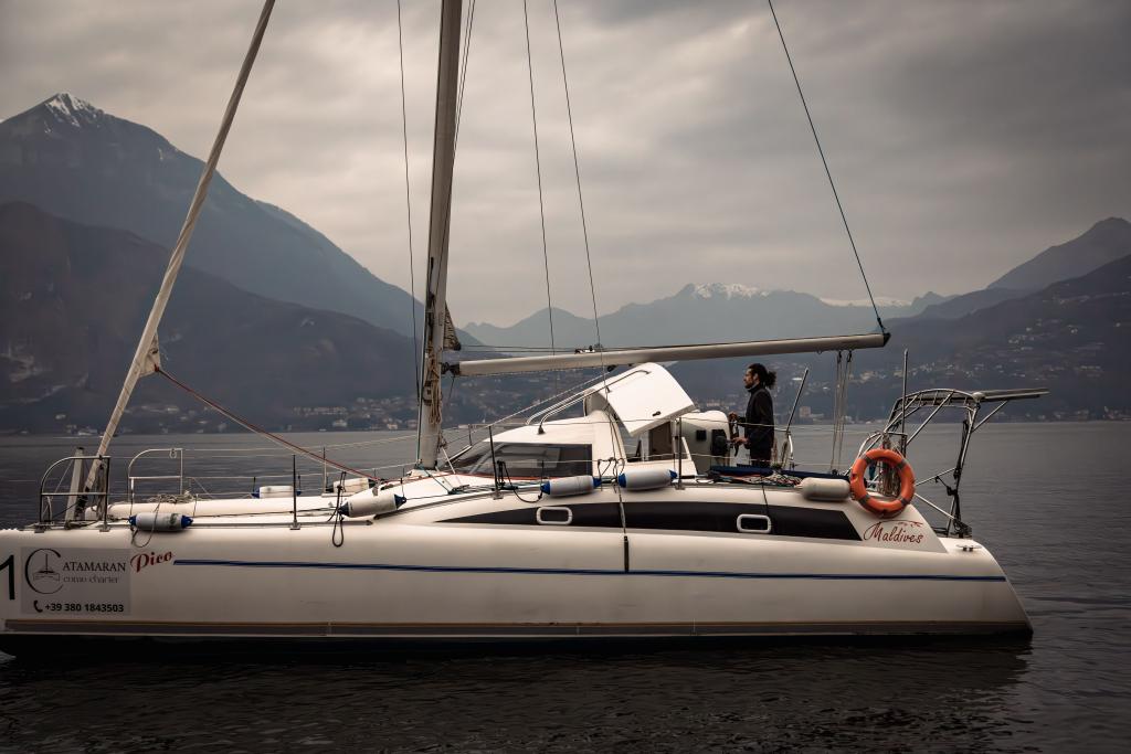 Catamaran Como Charter