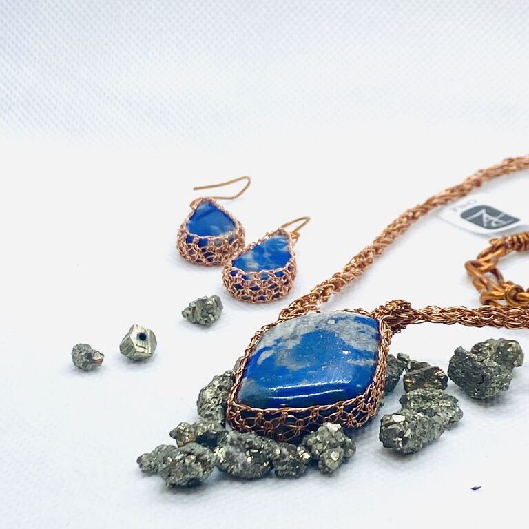 LA JOYA HANDMADE