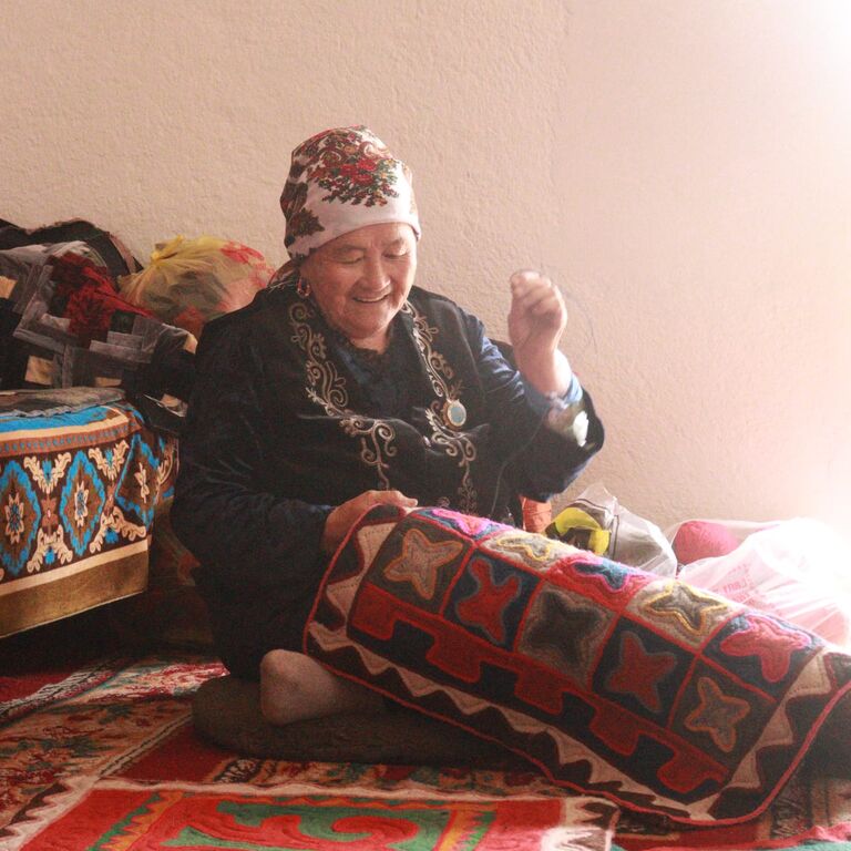 Altyn Kol Women's Handicraft C