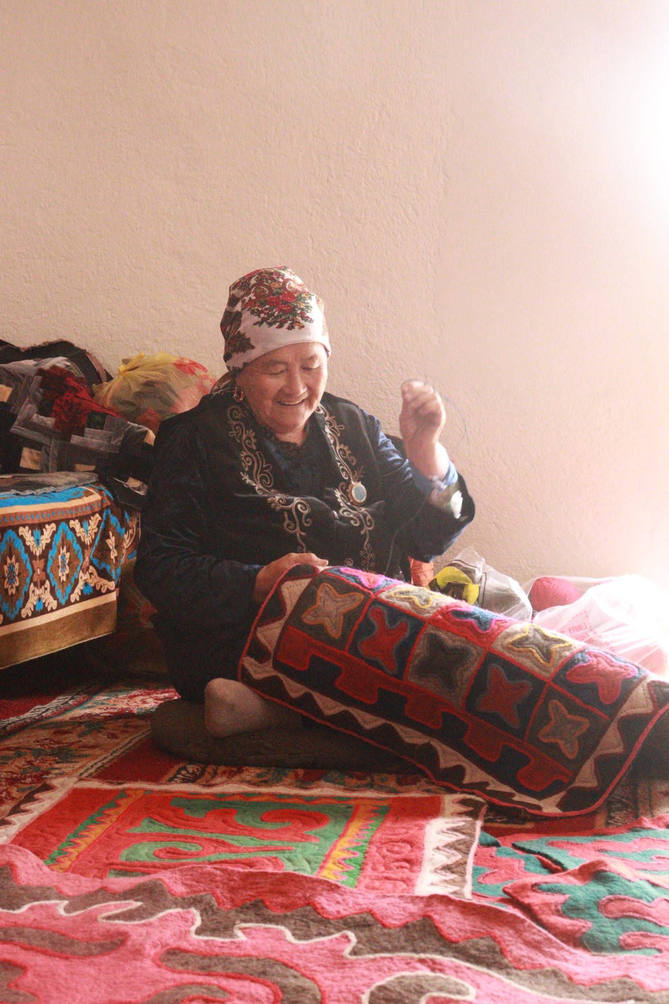Altyn Kol Women's Handicraft C