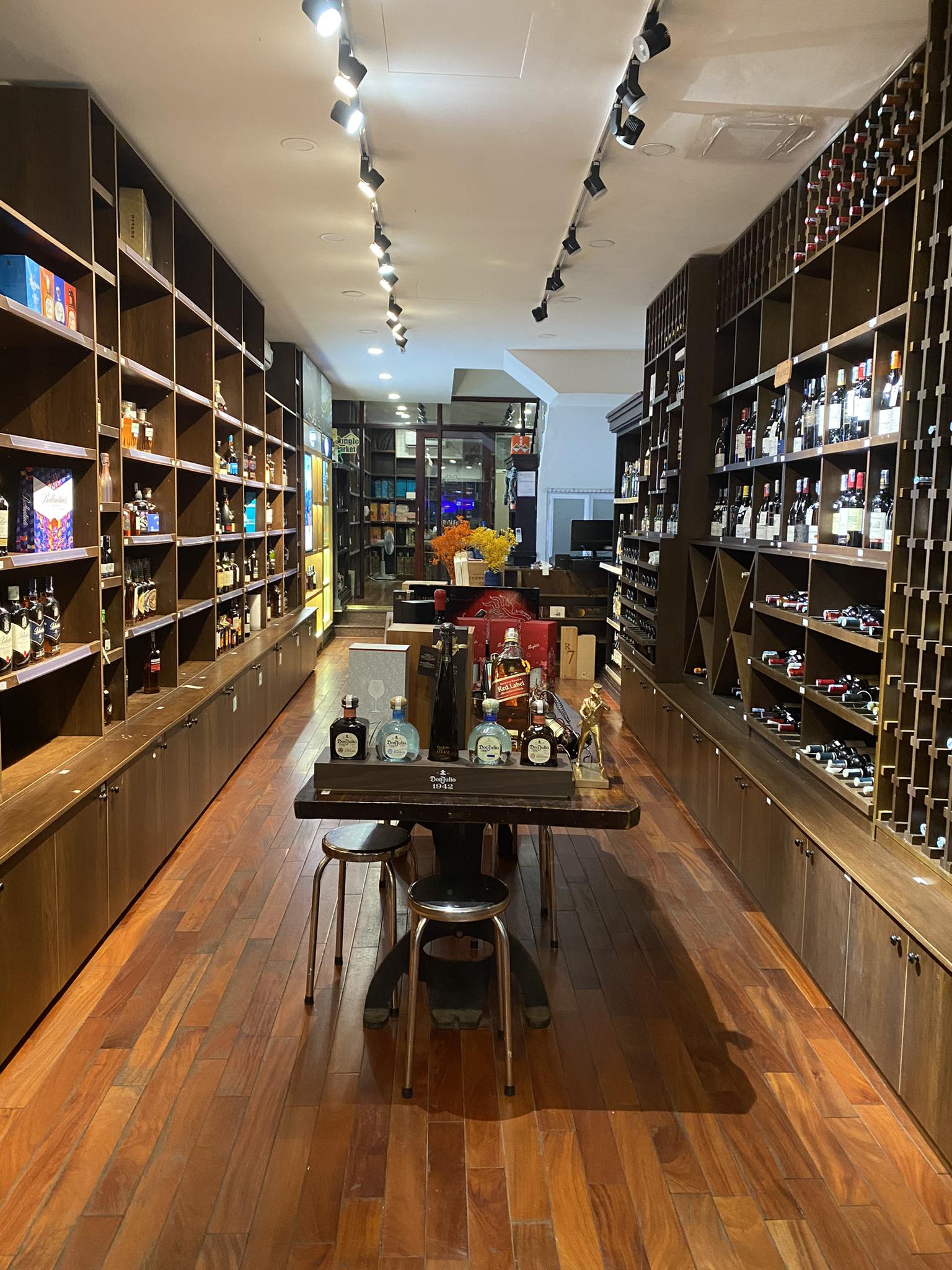 Cai Thung Go Wine Shop