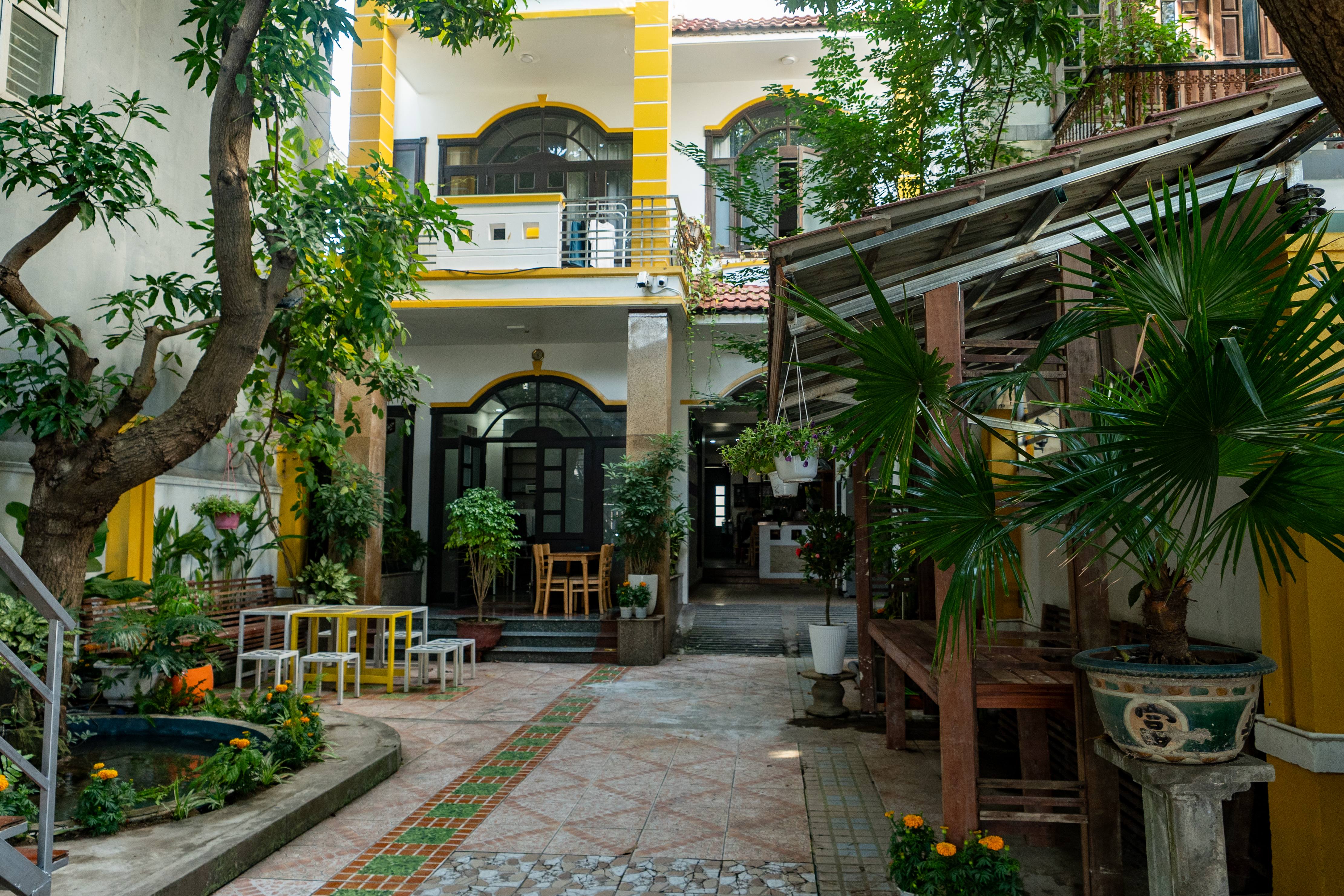 Viet Endangered Narritives