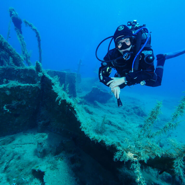 Salty Descents Dive Center