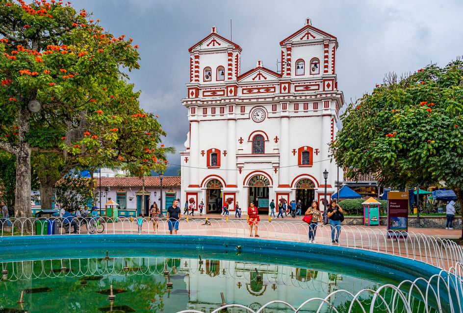 Medellín Colombia tour 40+