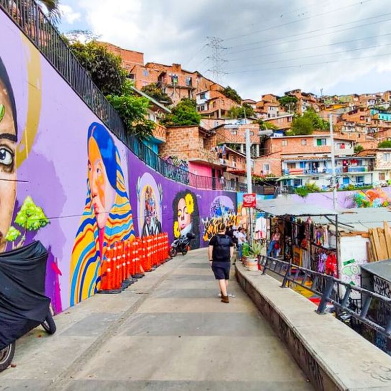 Medellín Colombia tour 40+