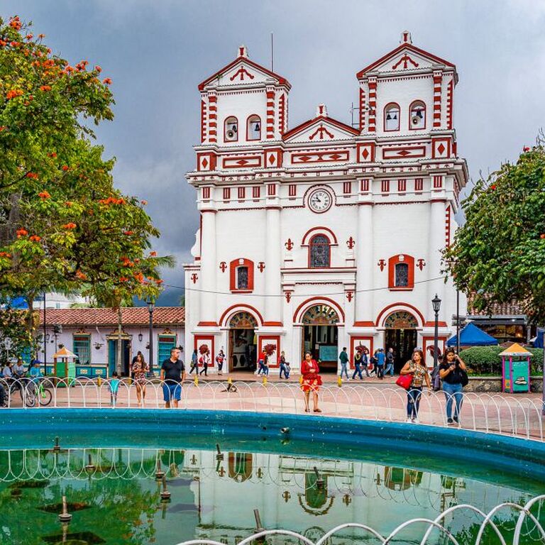 Medellín Colombia tour 40+