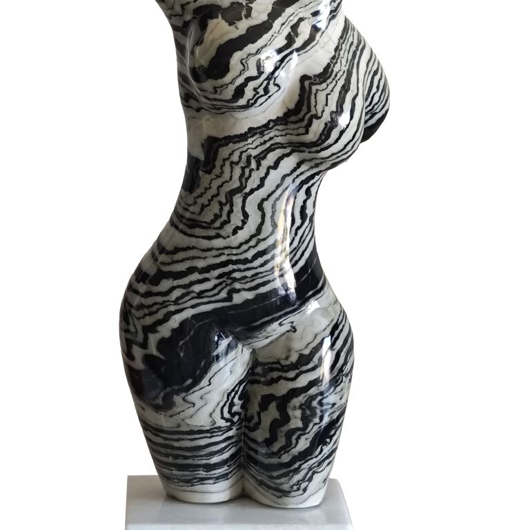 Tu Hung stone arts