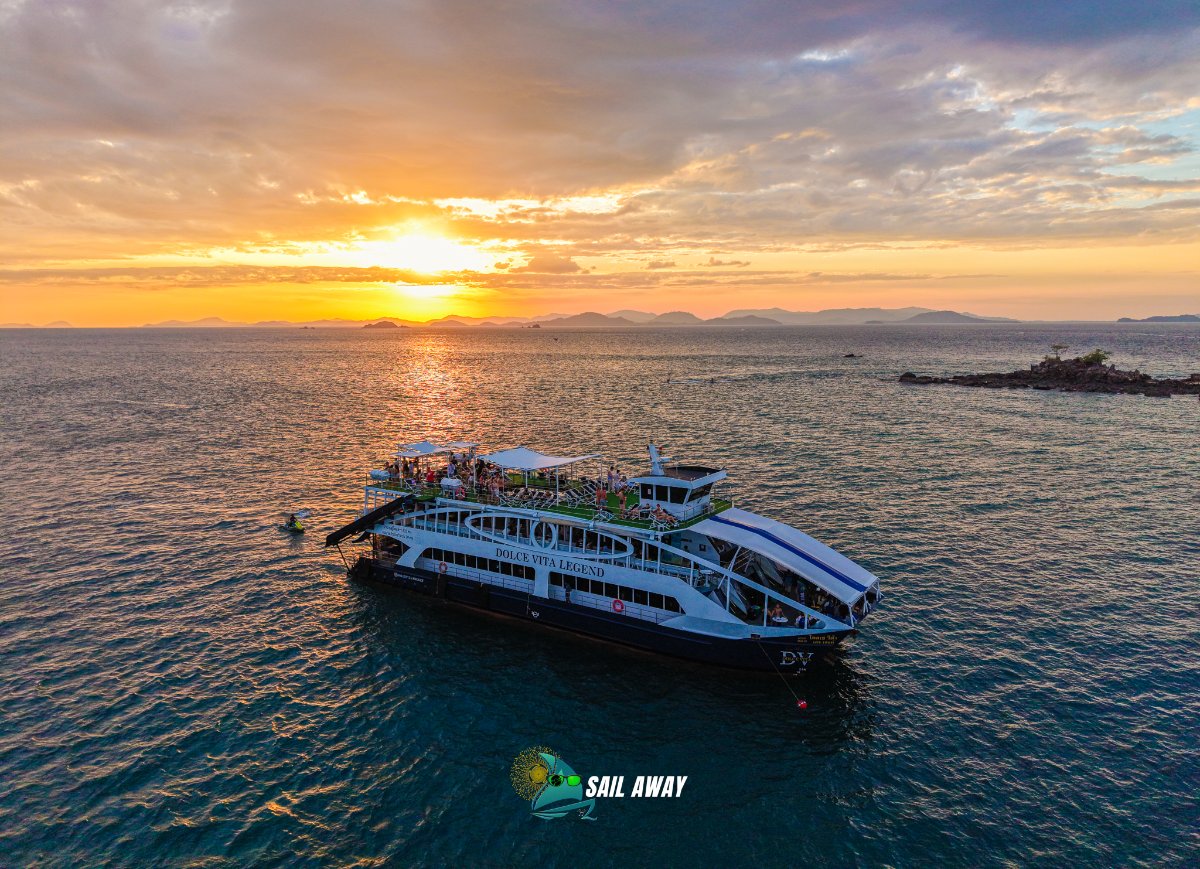 Sail Away Phuket Boat Party