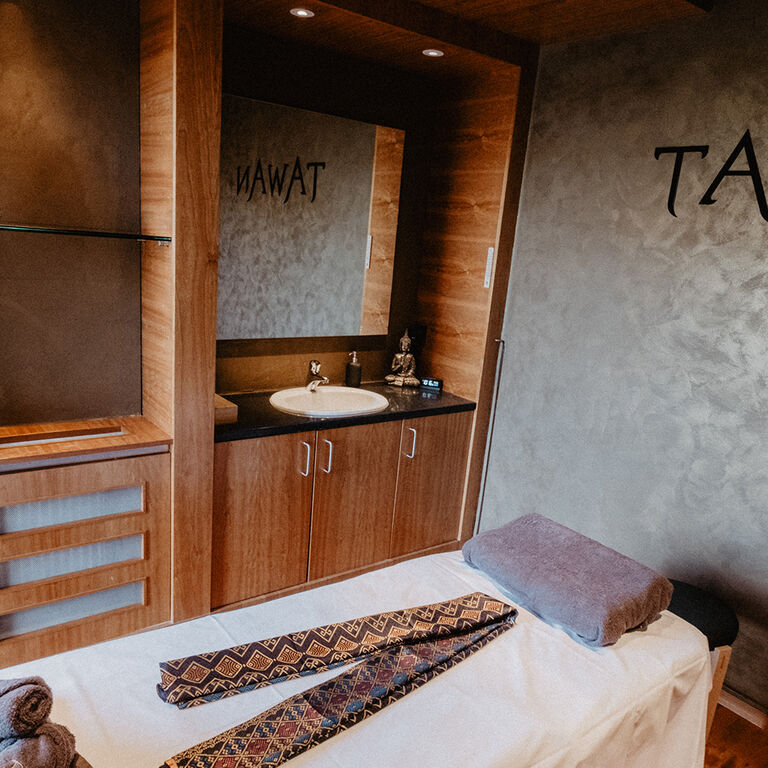 TAWAN Hilton - thai massage