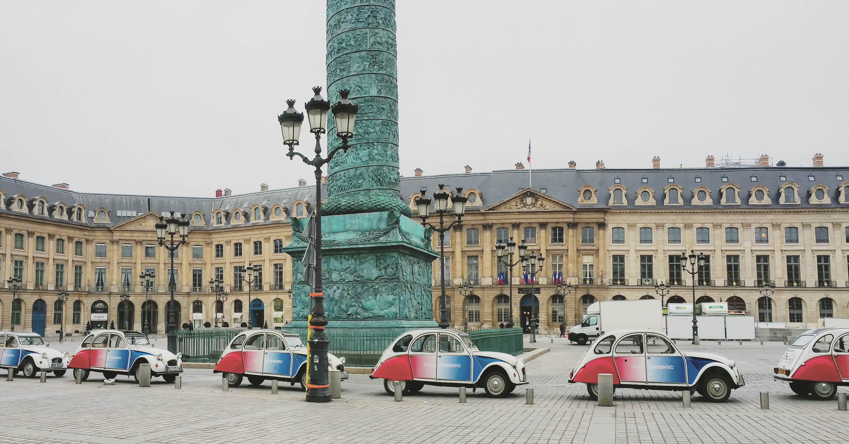 PARIS AUTHENTIC