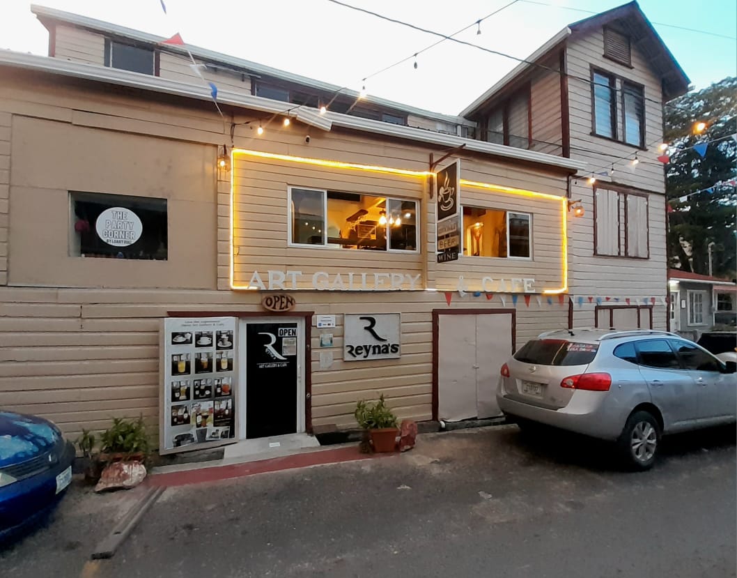 Reyna's Art Gallery and Cafe