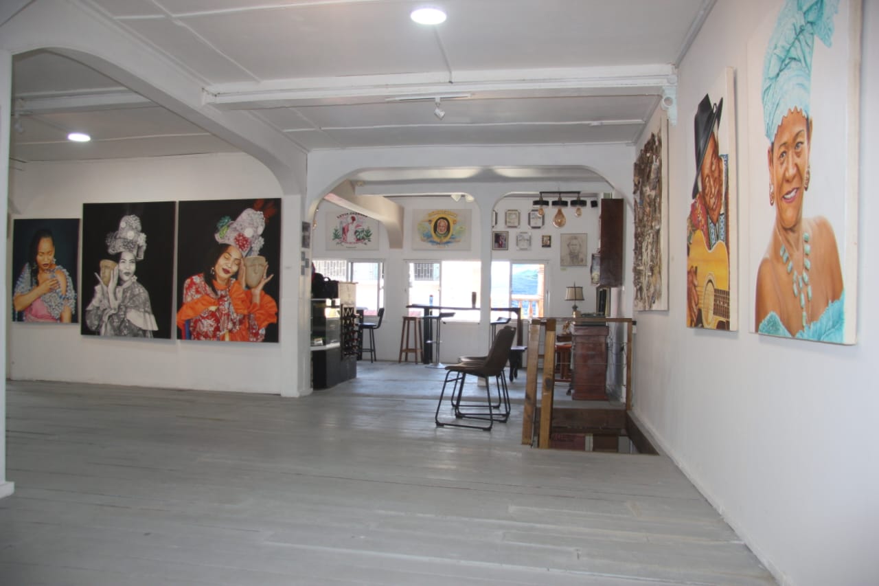 Reyna's Art Gallery and Cafe