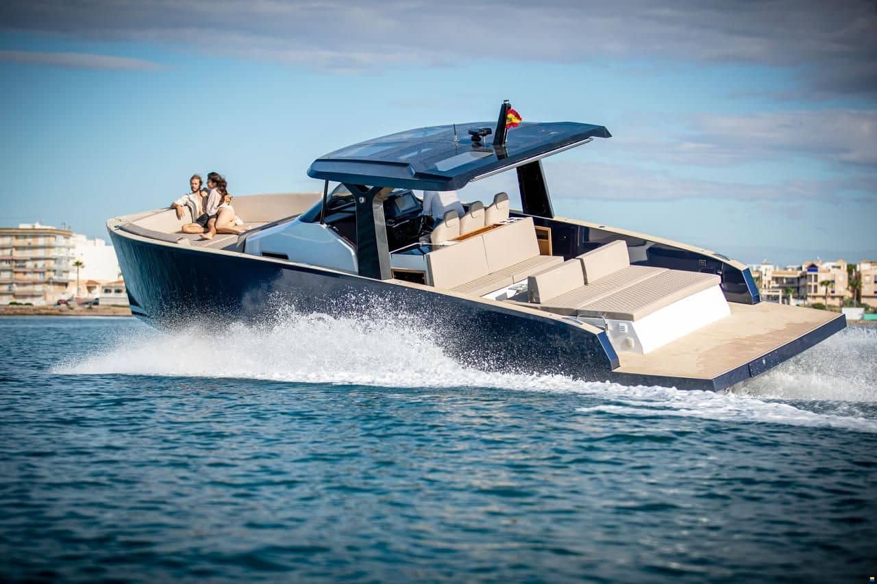NOTOS MARE MARINE ADVENTURES