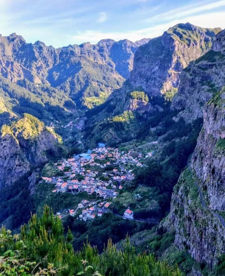 António