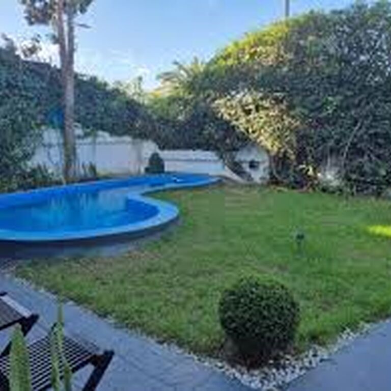 villa adam