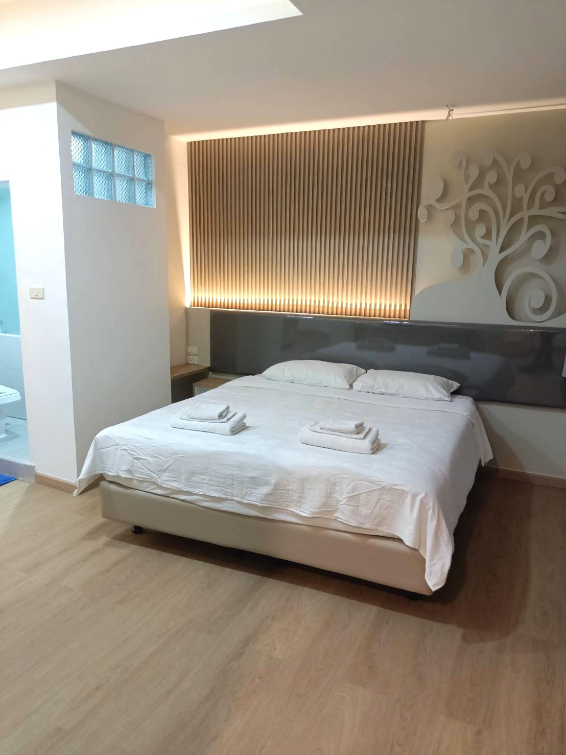 Royal Garden Home Hotel