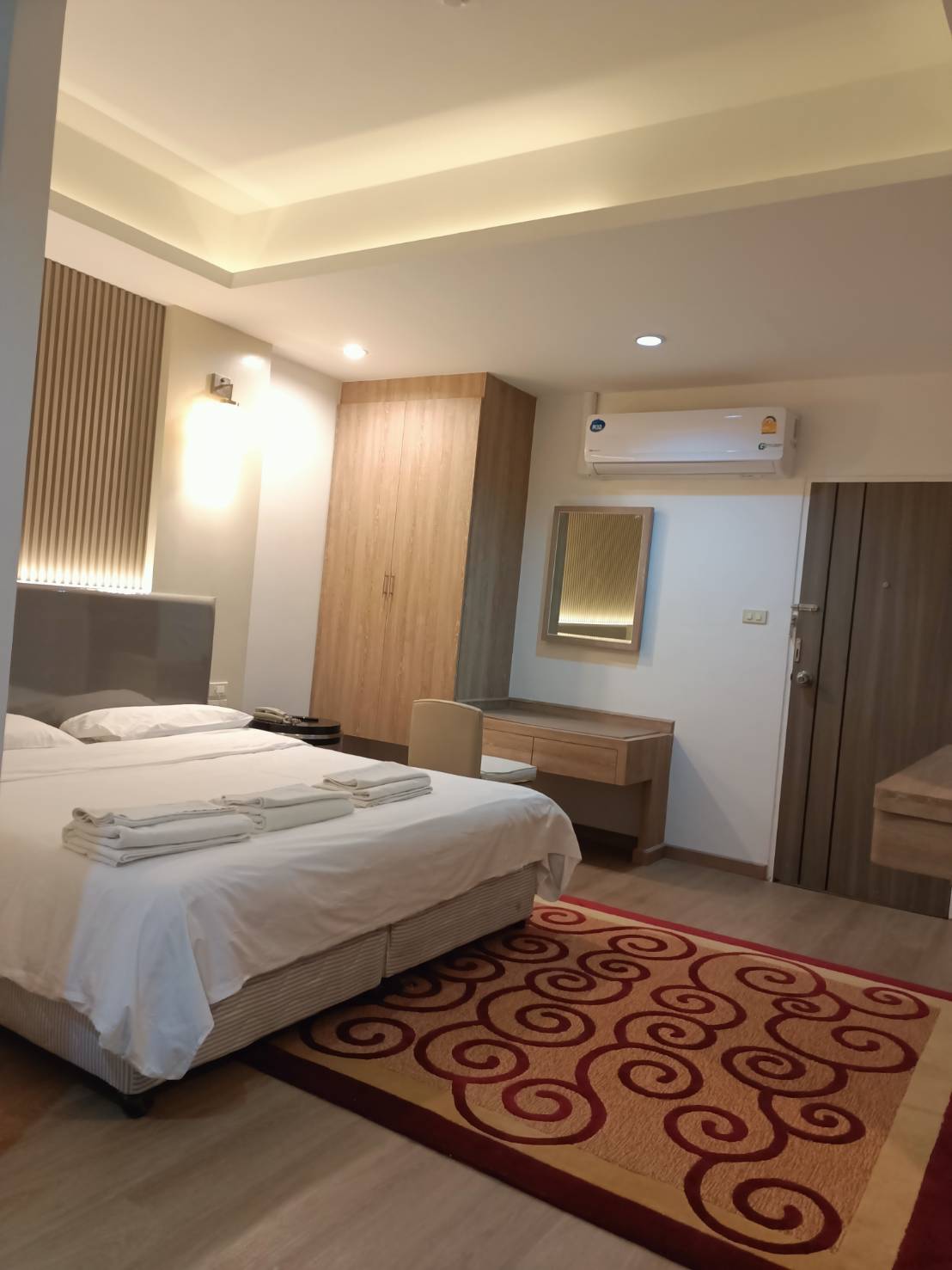 Royal Garden Home Hotel