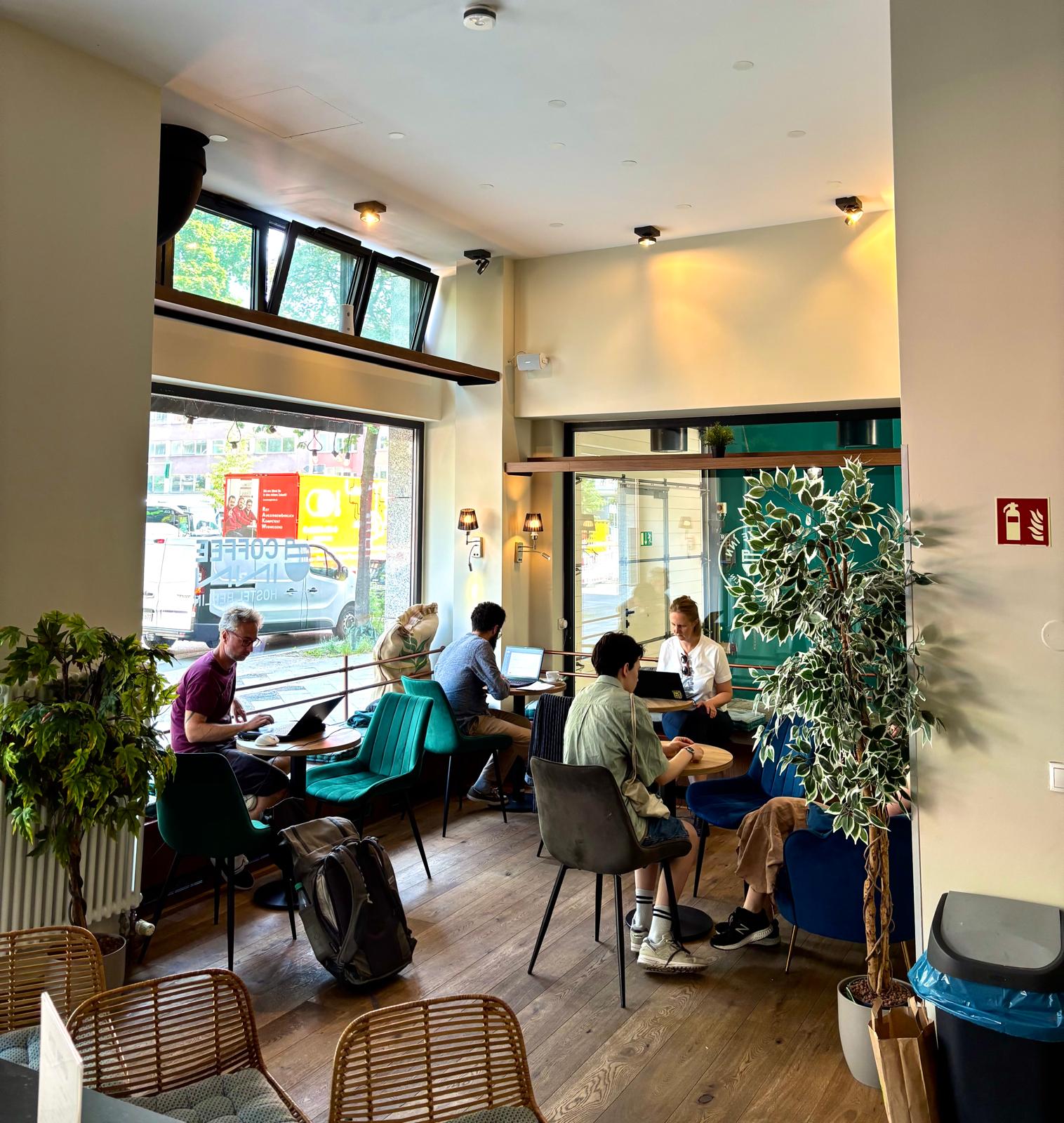 Coffee INN Hostel & Café