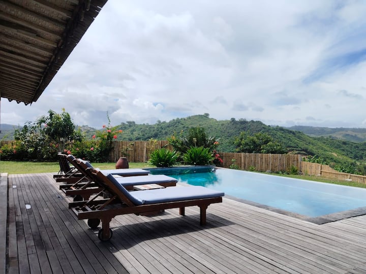 Villa Joglo Areguling