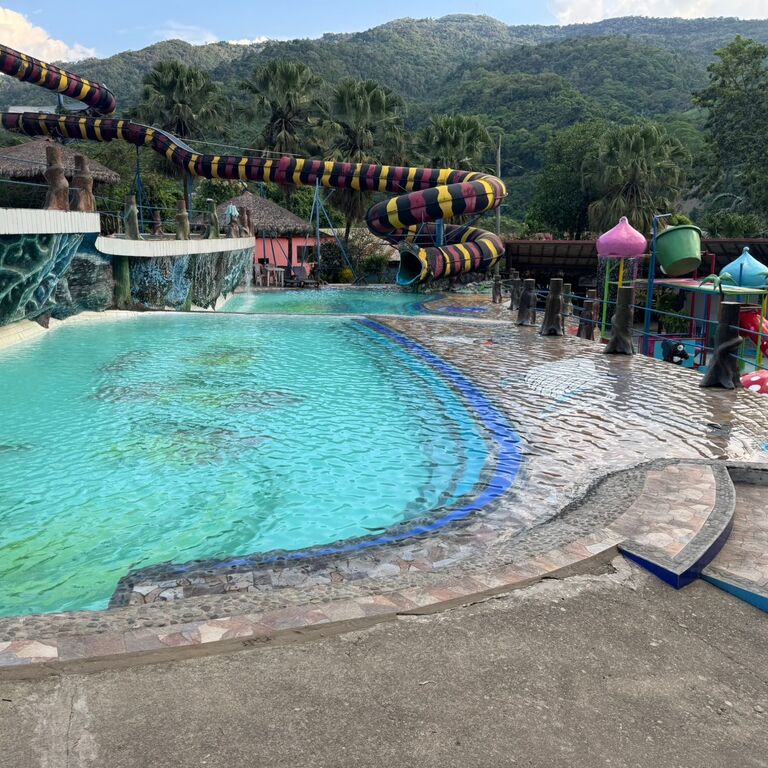 HOTEL CABAÑAS EMYMAR