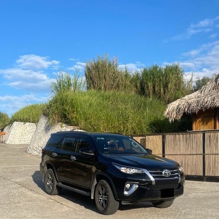 Hoang Car Service & Tourism