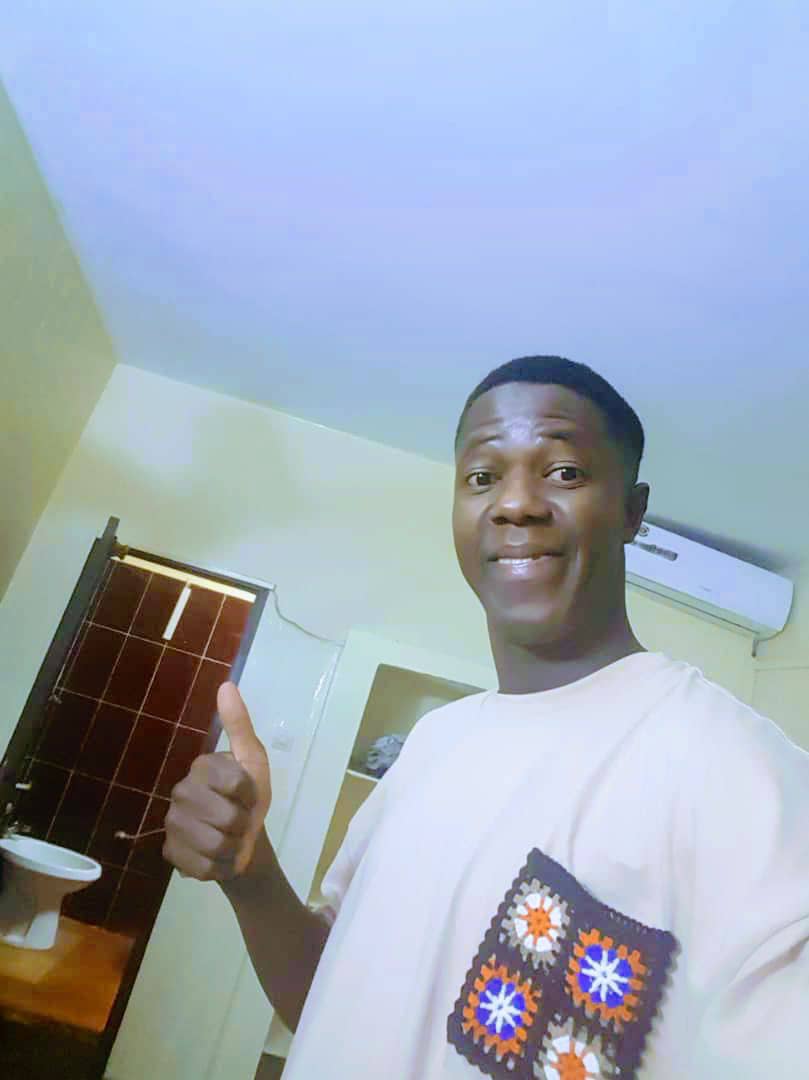 Guide touristique au Sénégal.