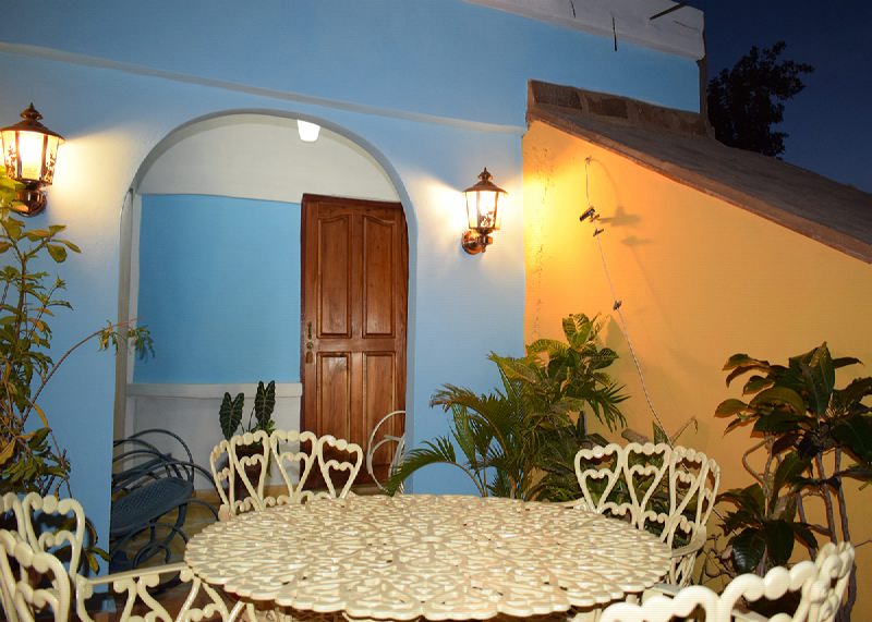 Yanara Fambyh Hostal