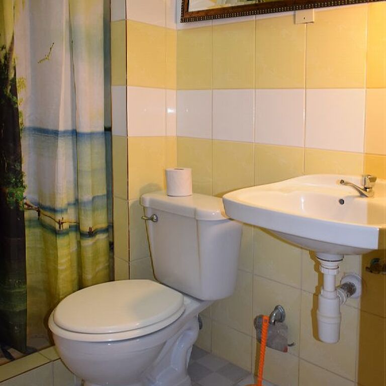 Yanara Fambyh Hostal
