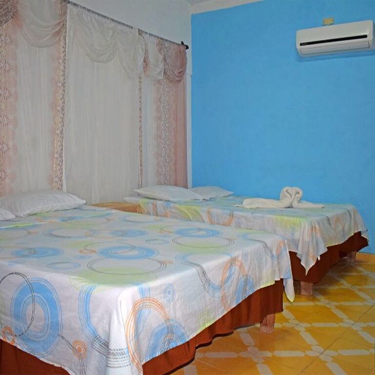 Yanara Fambyh Hostal
