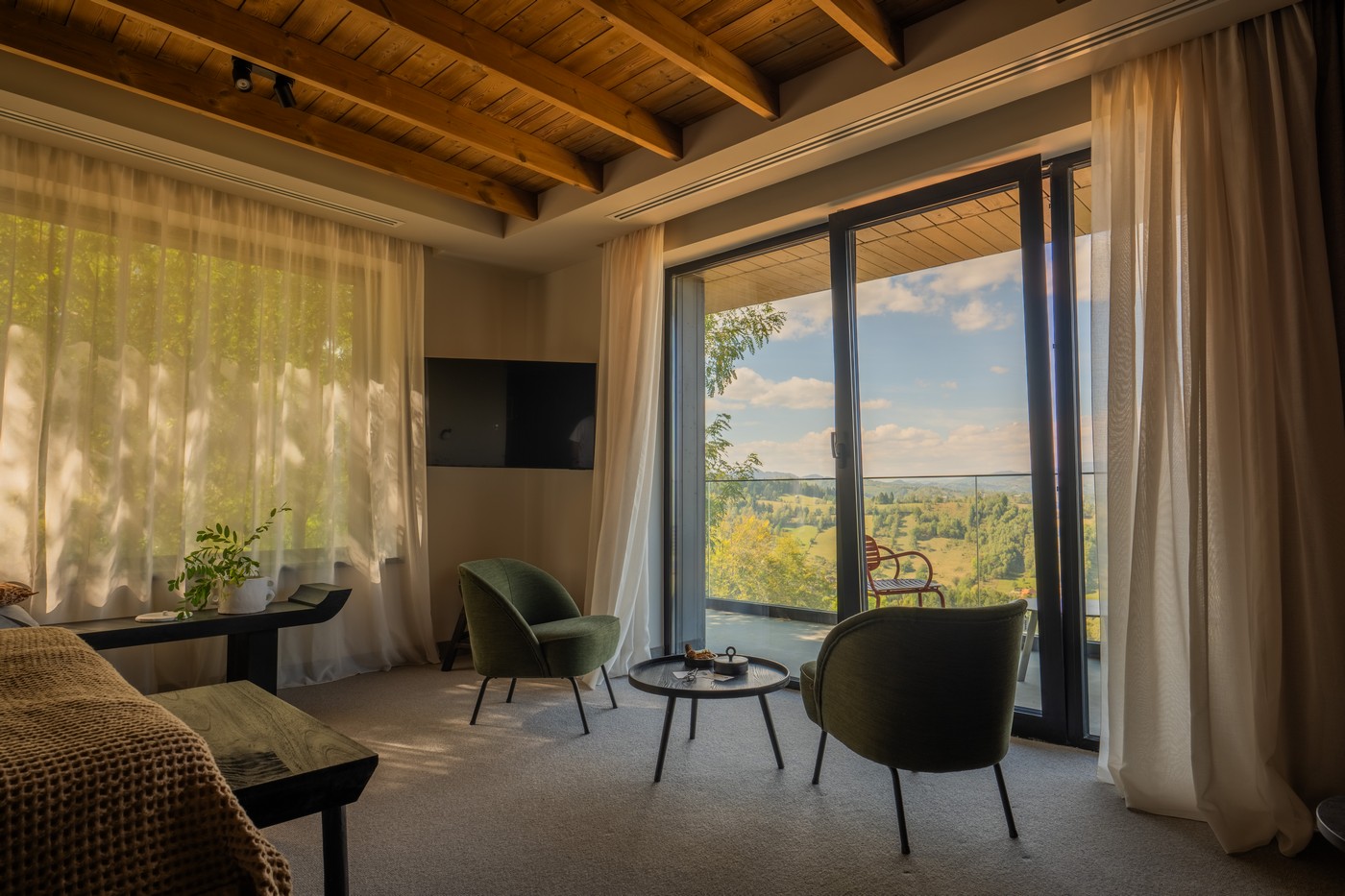 THE PINES BUCEGI LODGE