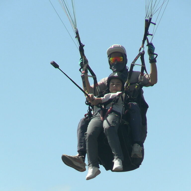 HIGH 5 PARAGLIDING
