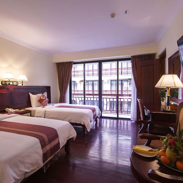 Smiling Hotel