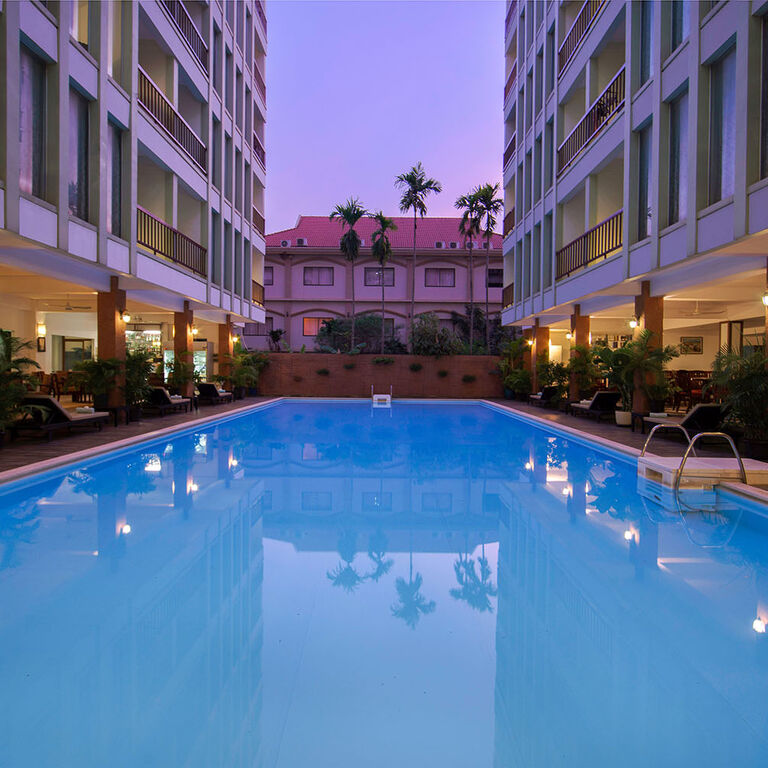 Smiling Hotel
