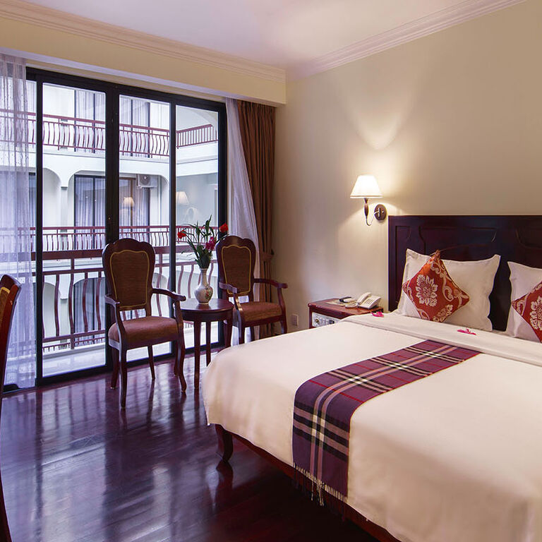Smiling Hotel