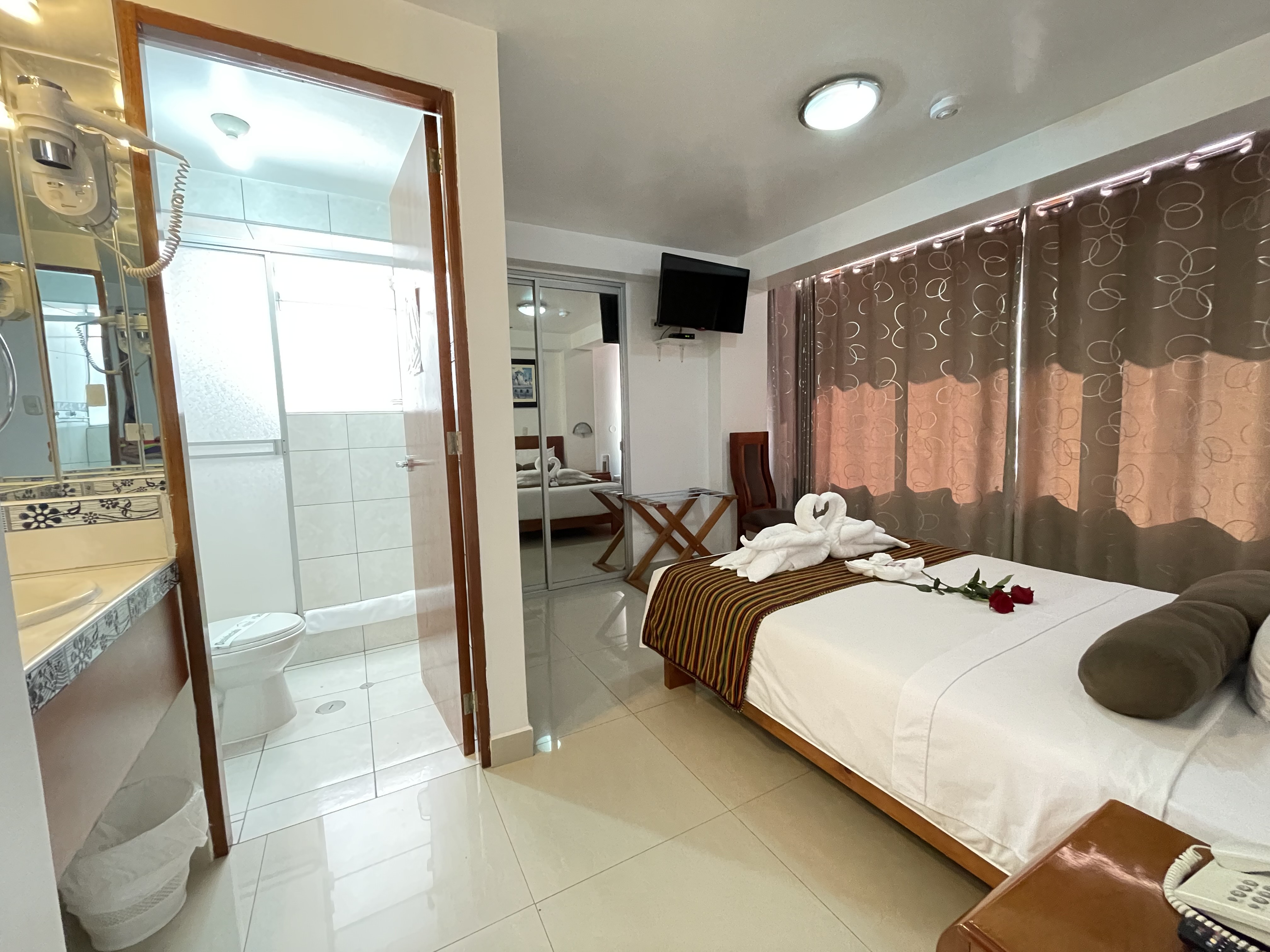 FLOWERS HOUSE MACHUPICCHU