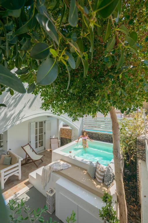 Loukas & Emma Eco houses