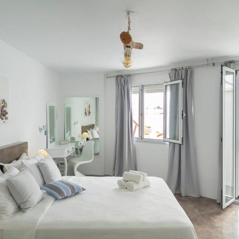 Loukas & Emma Eco houses