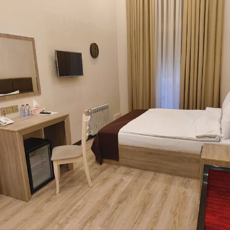 Deluxe City Hotel