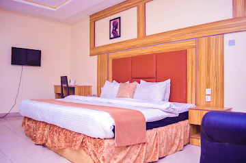 Owee Hotel & Apartment