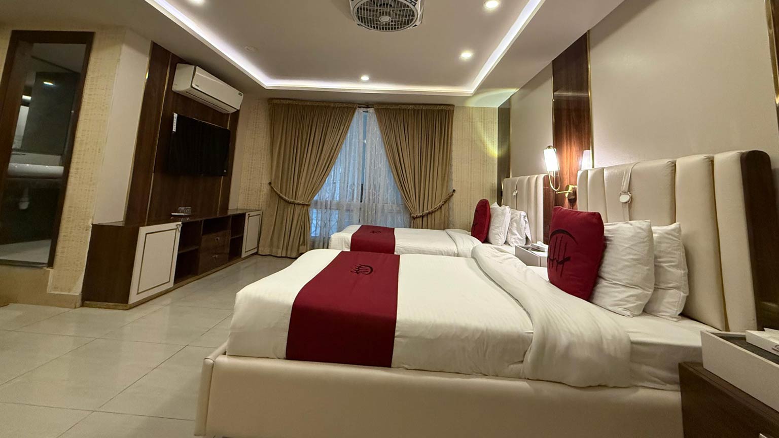 Hotel Heaven Heights