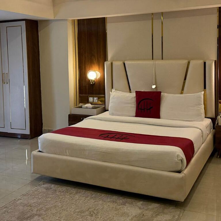 Hotel Heaven Heights