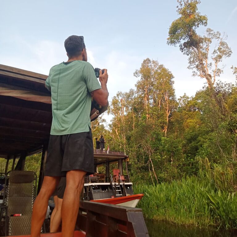 House boat tour