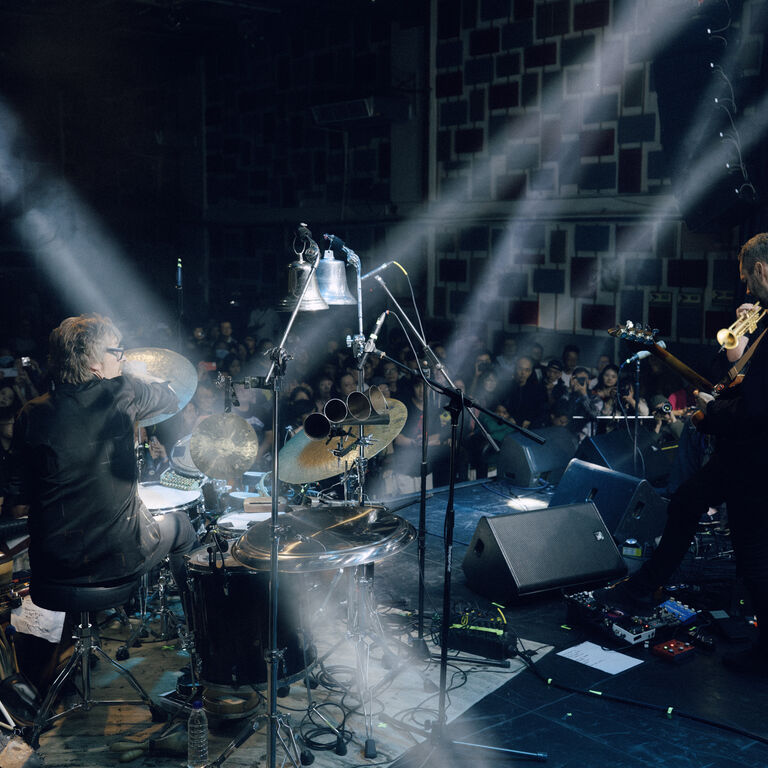 B10 Live