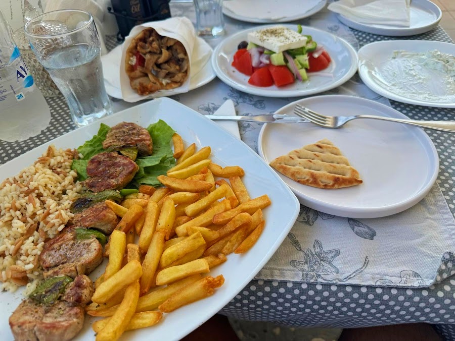 Grill house stefanos snack bar