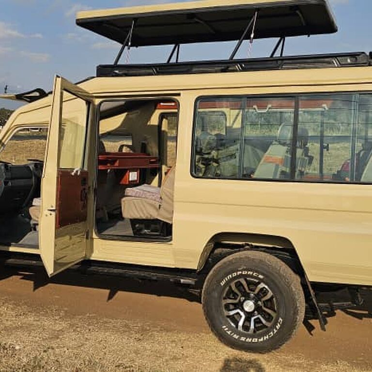 Kilimanjaro Safari Holidays Li