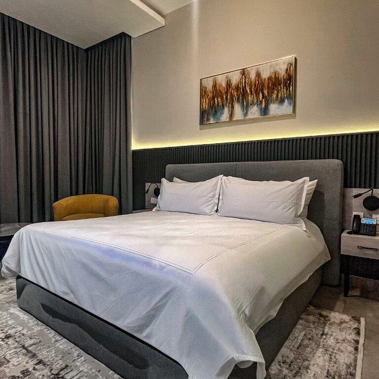 Anthonian Suites Hotel